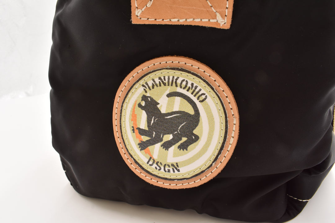 [MANIKOMIO DSGN]"38" PATCH / FLY VELA NYLON BLACK