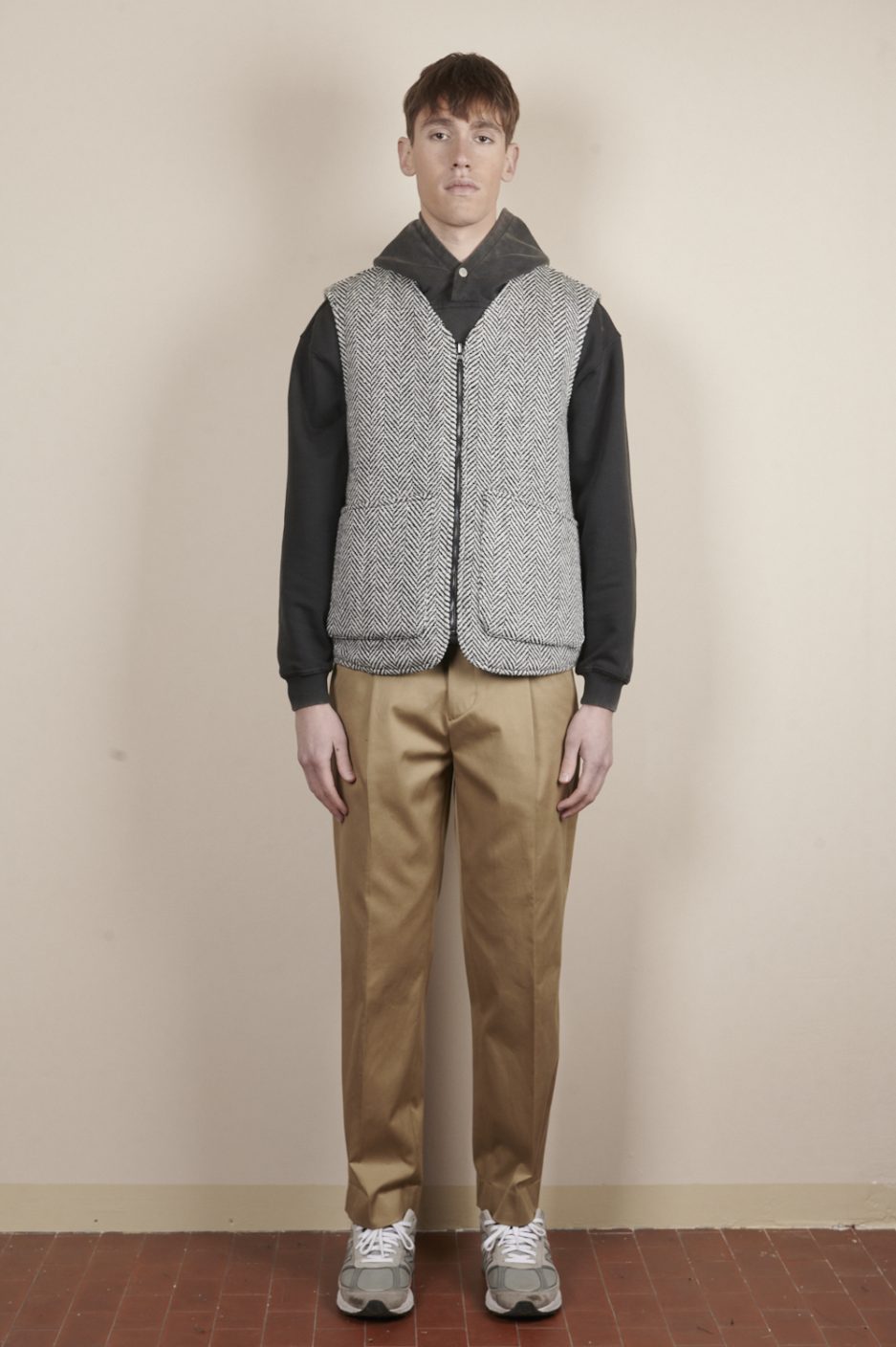 [FRONT STREET 8] Reversible Risk Vest with Quilted Interior and Wool Embroidery 30284/L (TOPS) 