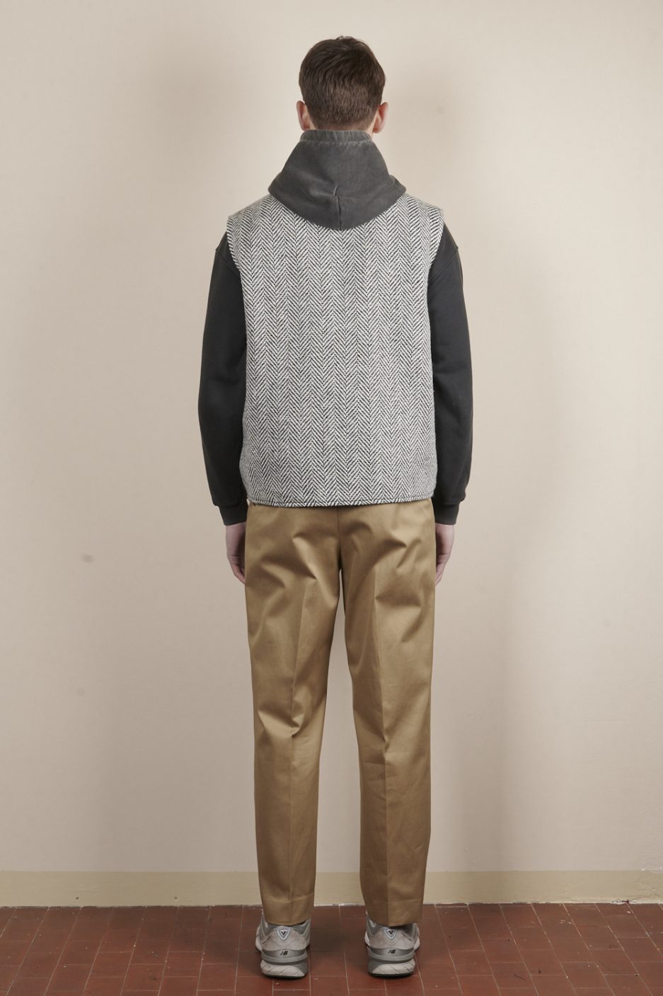 [FRONT STREET 8] Reversible Risk Vest with Quilted Interior and Wool Embroidery 30284/L (TOPS) 