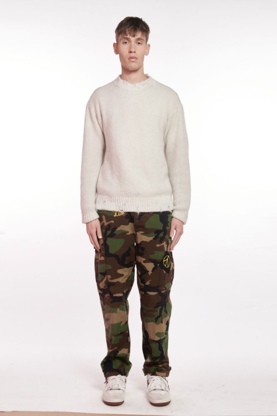 [FRONT STREET 8] Embroidered and Patched Cargo Pants 30275/L (PANTS) 