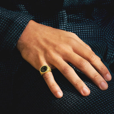 【N25ANE00441】VIRIBUS ET ANIMO ONYX SIGNET RING