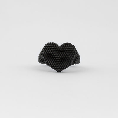 【N25ANE00452】TOTAL BLACK DOTTED HEART SIGNET RING