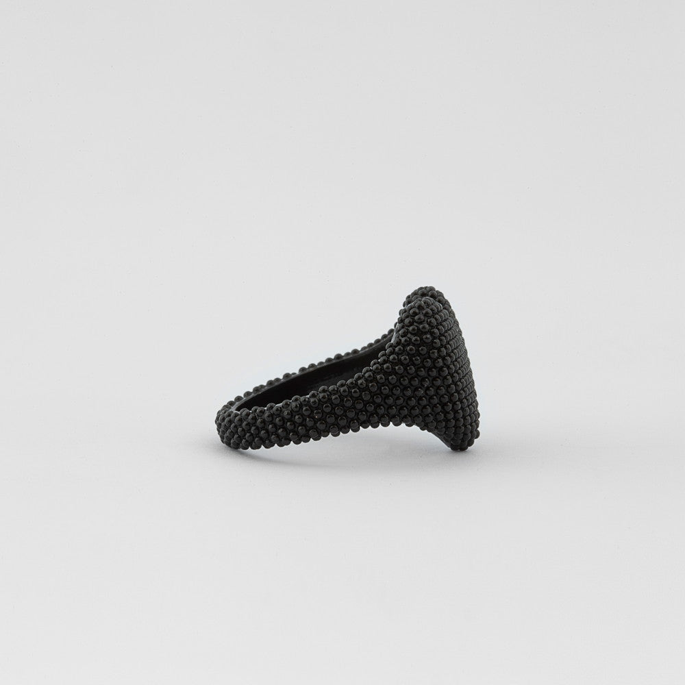 [N25ANE00452] TOTAL BLACK DOTTED HEART SIGNET RING 