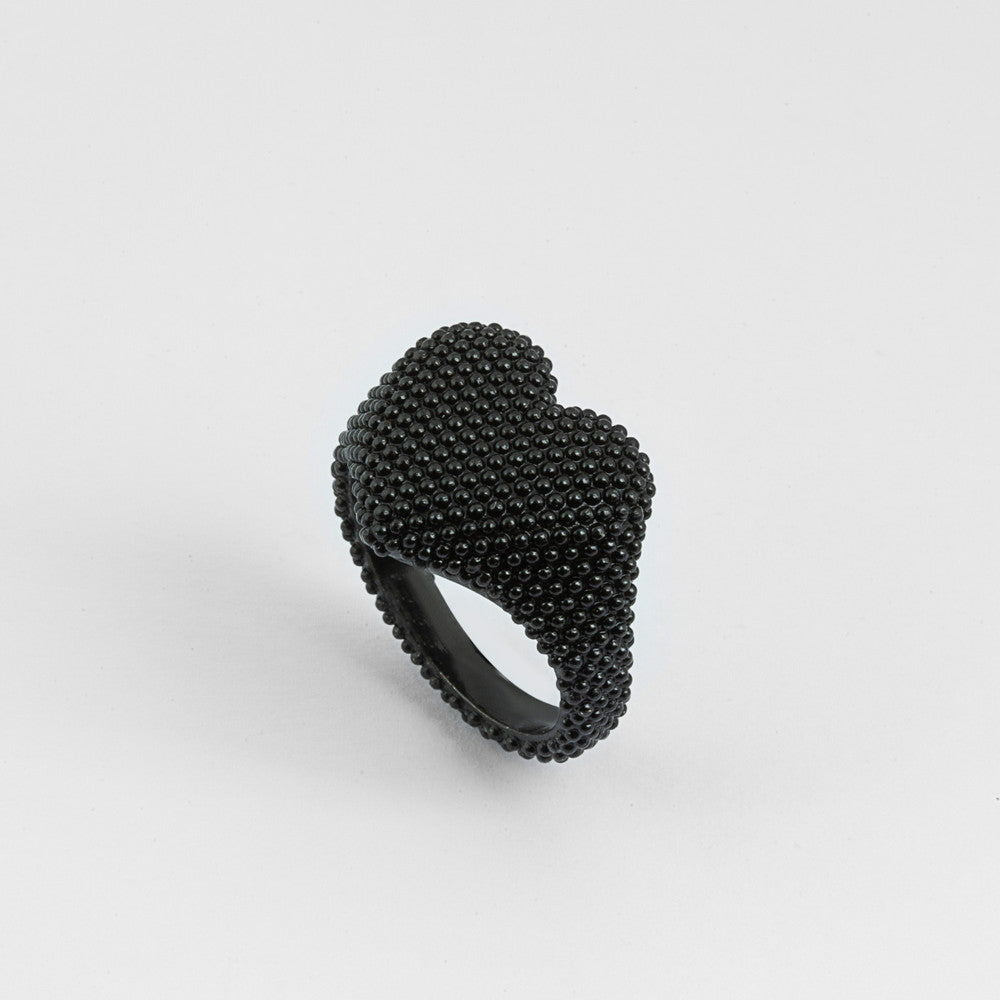 [N25ANE00452] TOTAL BLACK DOTTED HEART SIGNET RING 