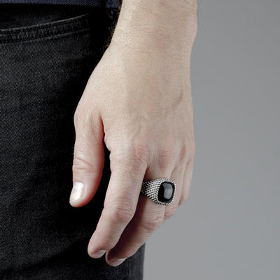 【N25ANEPQ073】BLACK AGATE DOTTED SQUARE SIGNET RING